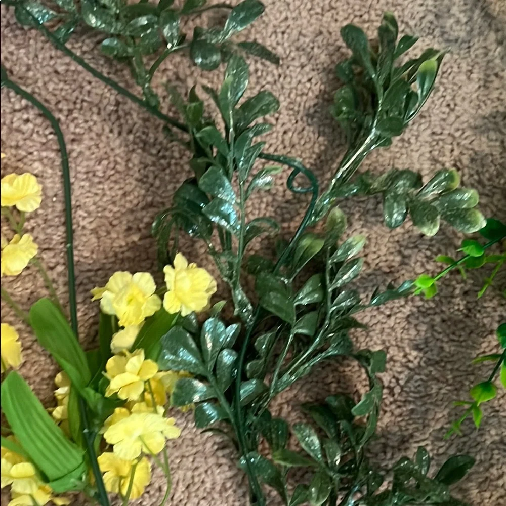 Vibrant Holiday Garland in Yellow and Green